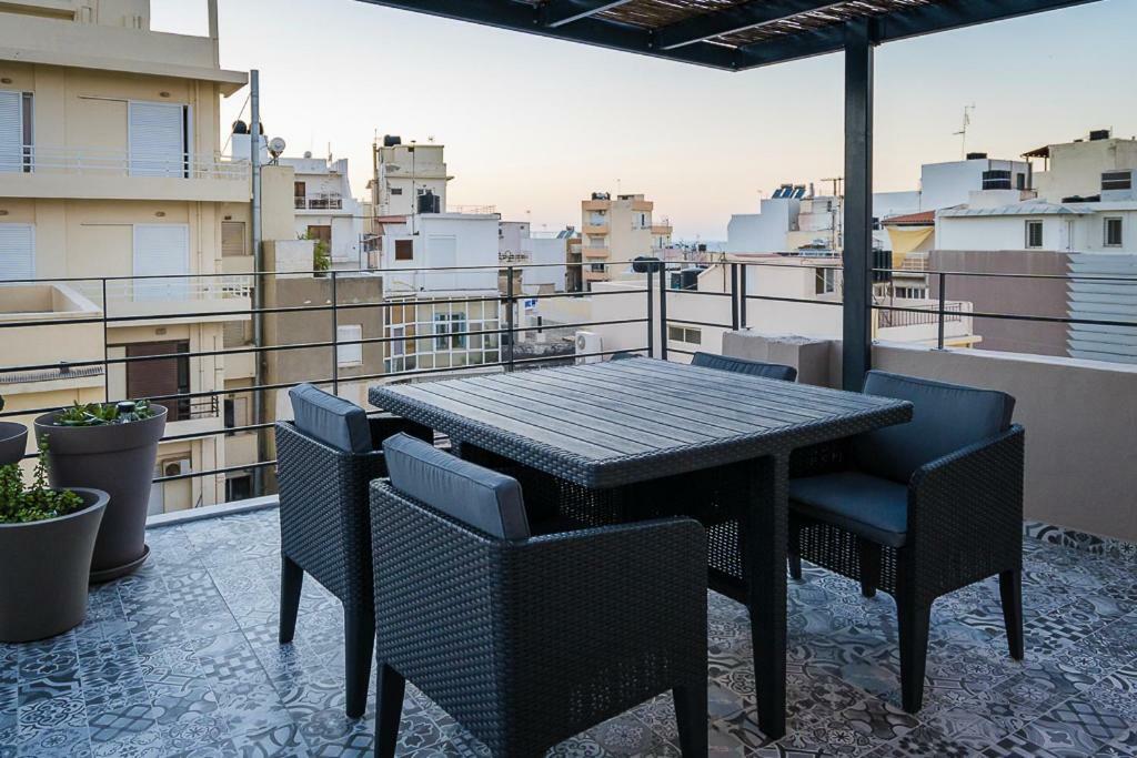 Yasemi Superb Two Floor Apartment Heraclión Exterior foto